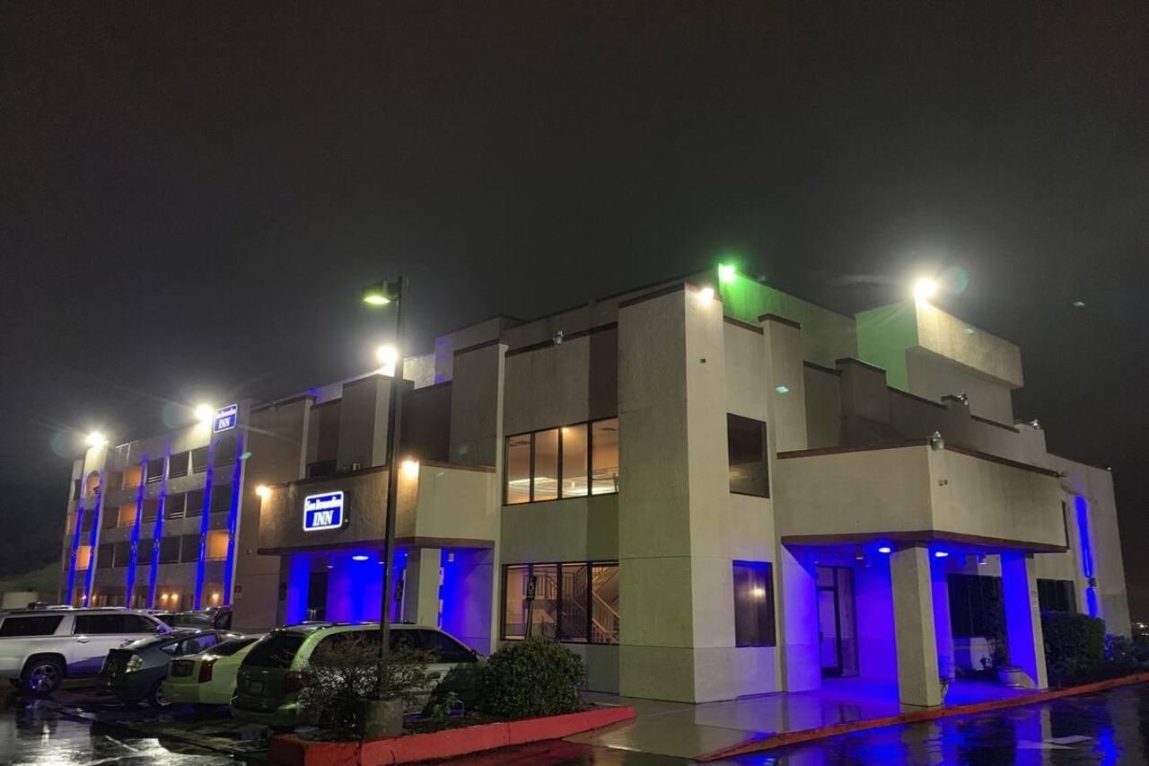 San Bernandino Inn & Suites サン・バーナディーノ エクステリア 写真