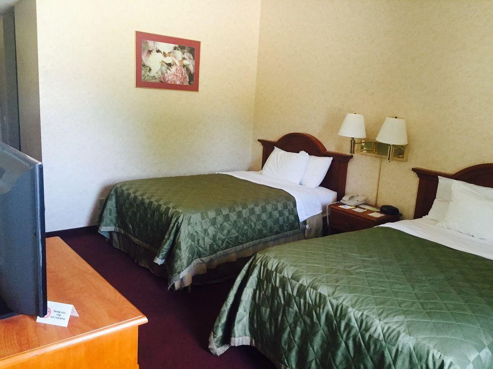 San Bernandino Inn & Suites サン・バーナディーノ エクステリア 写真