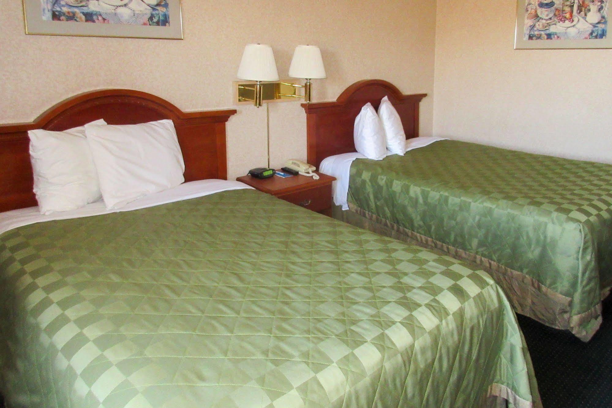 San Bernandino Inn & Suites サン・バーナディーノ エクステリア 写真