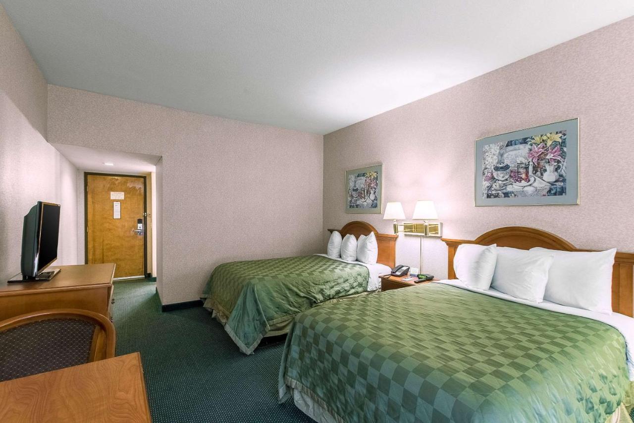 San Bernandino Inn & Suites サン・バーナディーノ エクステリア 写真