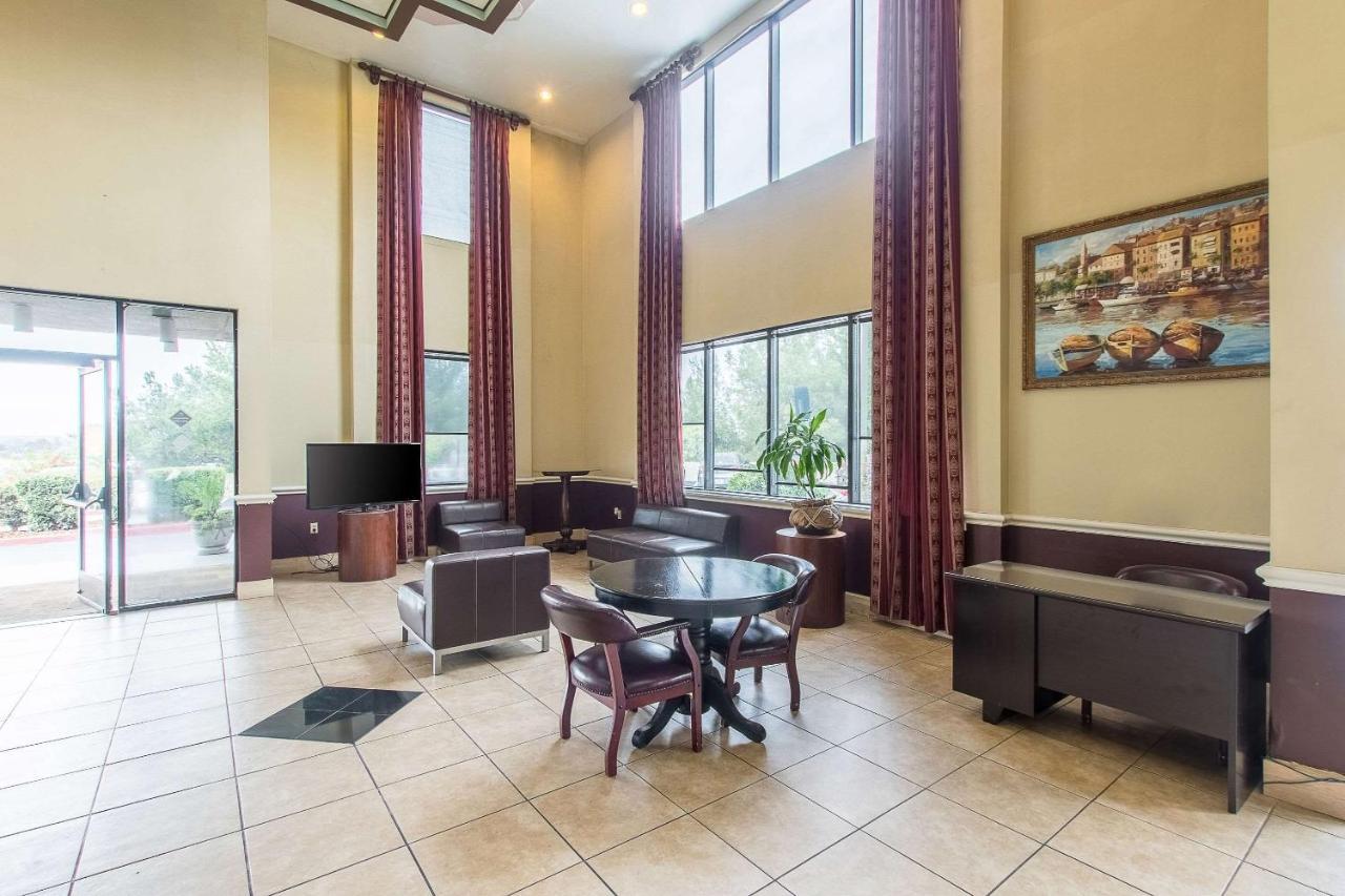 San Bernandino Inn & Suites サン・バーナディーノ エクステリア 写真